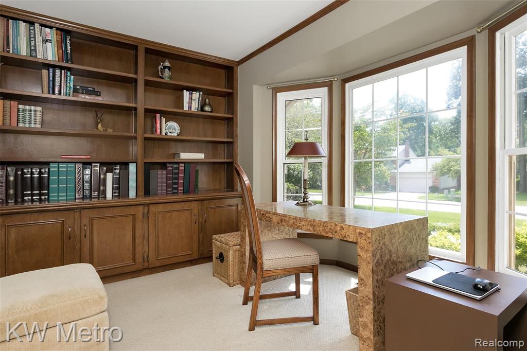 1659 North Kilburn Road Rochester Hills, MI 48306 - Photo 4 of 42