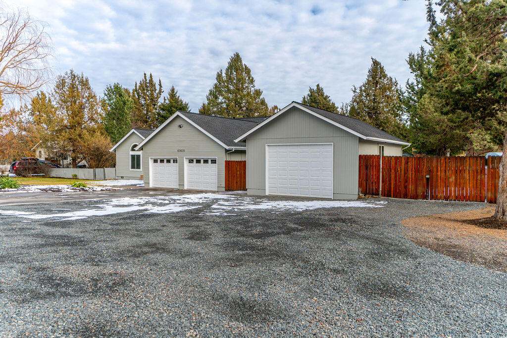 63620 Boyd Acres Road Bend, OR 97701 - Photo 50 of 53 RileyVisuals-2