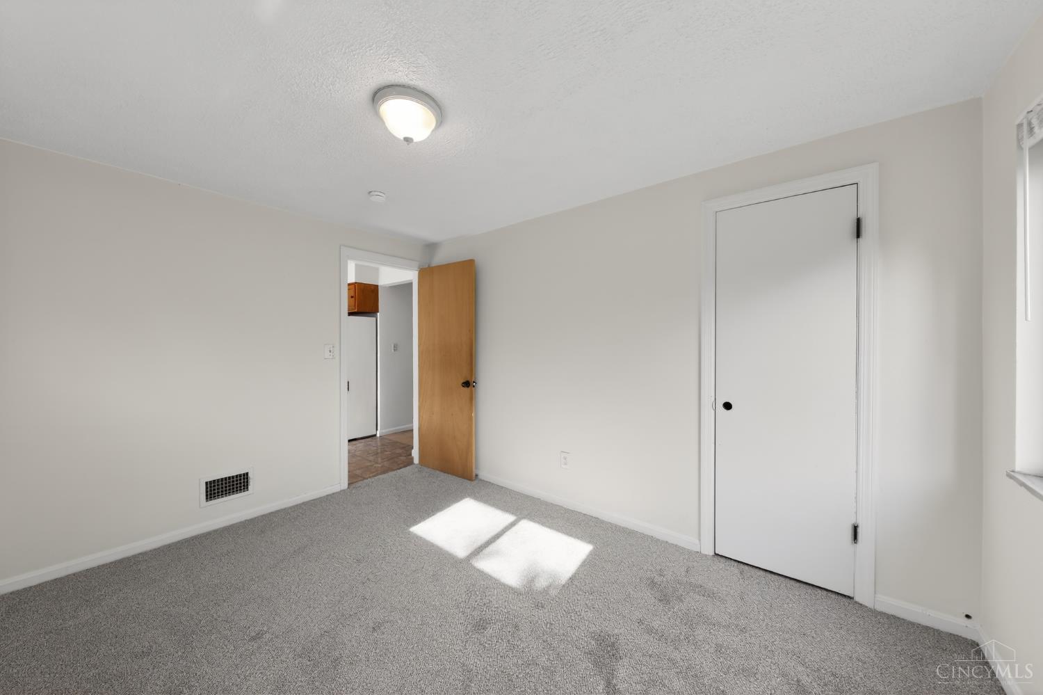 2505 Rack Court Cincinnati, OH 45239 - Photo 22 of 31