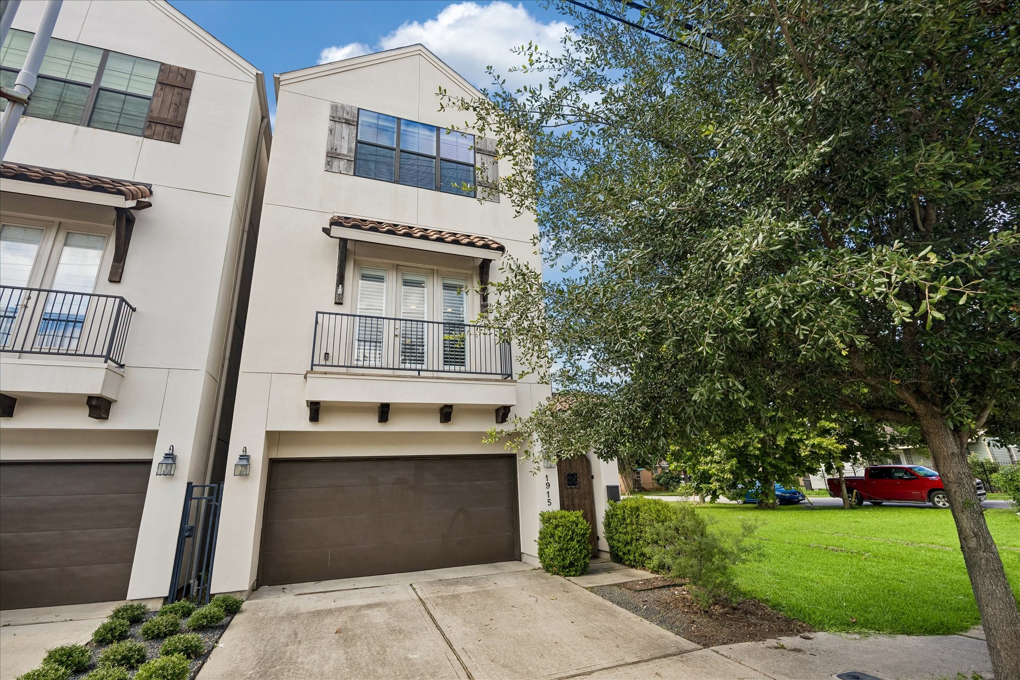 1915 Spring Street Houston, TX 77007 - Photo 1 of 40 Free standing home with a double wide drive for guest parking. There is 220V outlet in the garage to charge your EV