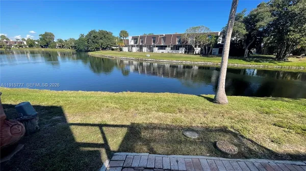 $2,900 | 9113 Lime Tree Lane, Unit 170, Pembroke Pines, FL 33024