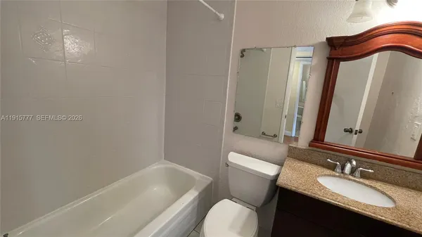 $2,900 | 9113 Lime Tree Lane, Unit 170, Pembroke Pines, FL 33024