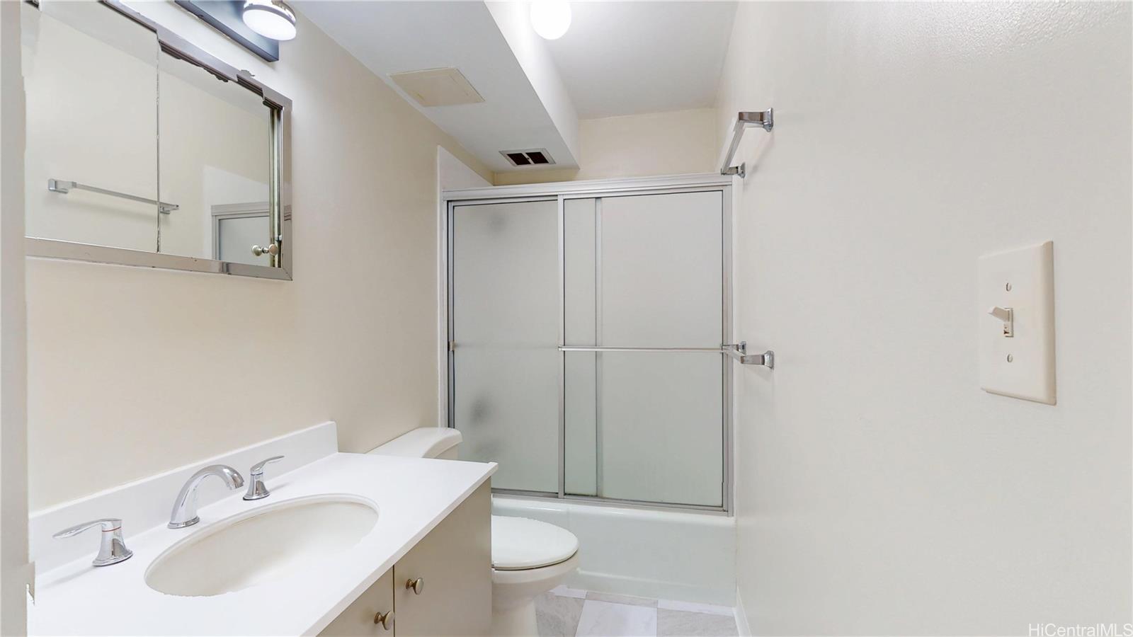 469 Ena Road, Unit 1508 Honolulu, HI 96815 - Photo 12 of 25