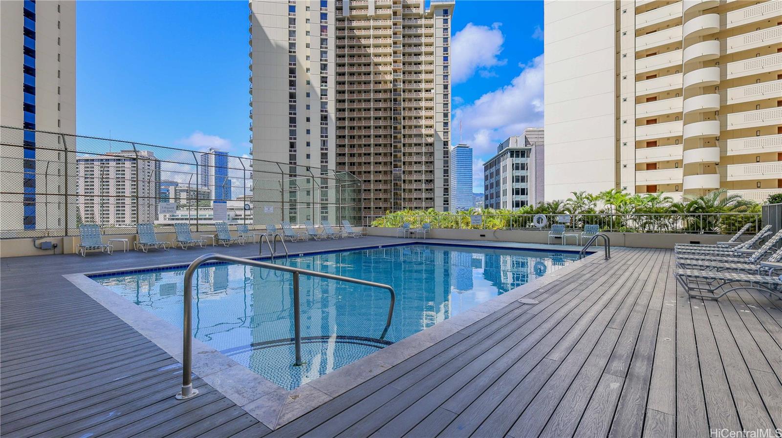 469 Ena Road, Unit 1508 Honolulu, HI 96815 - Photo 17 of 25