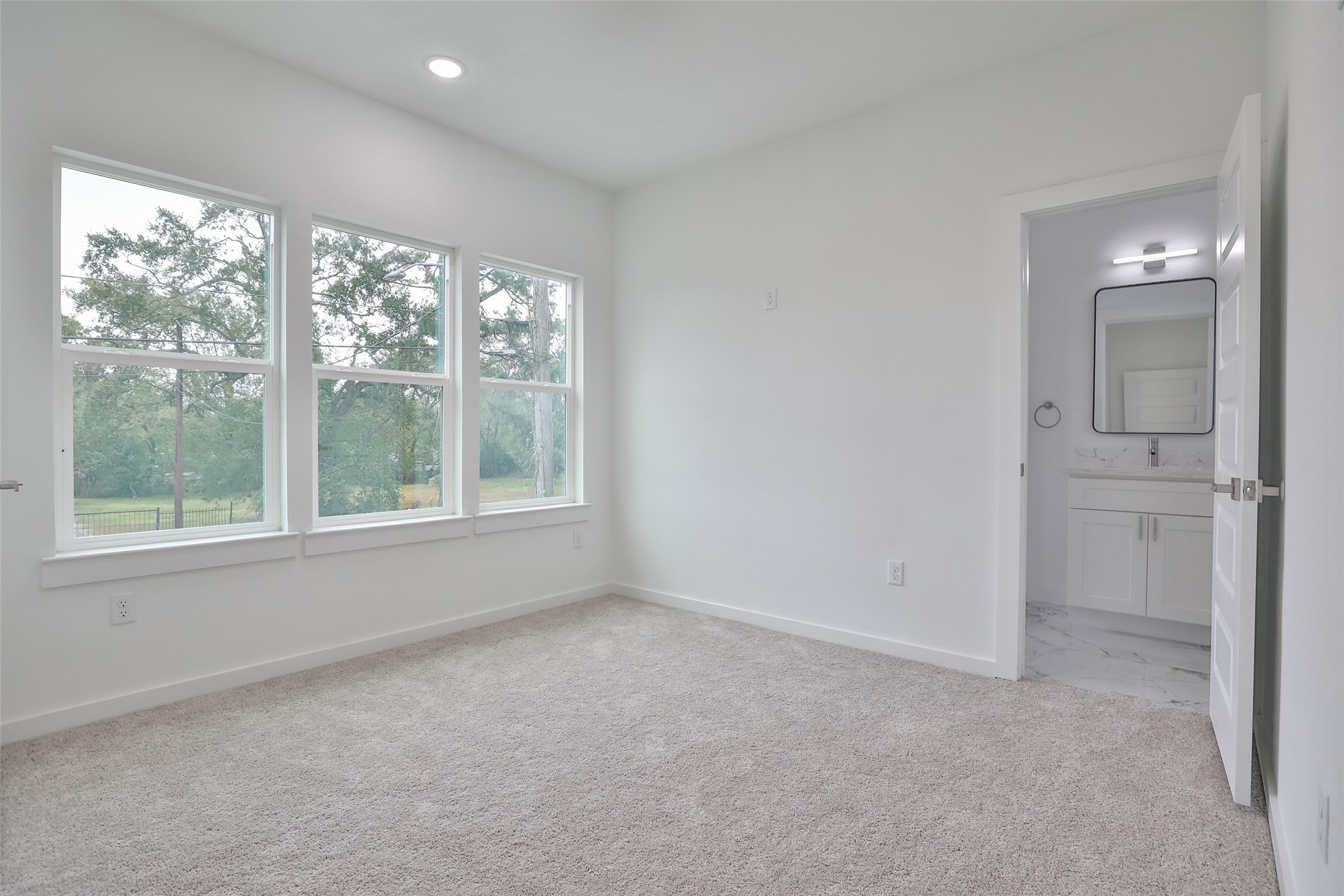 9349 Lavender Street Houston, TX 77016 - Photo 23 of 29 a view of empty room with window