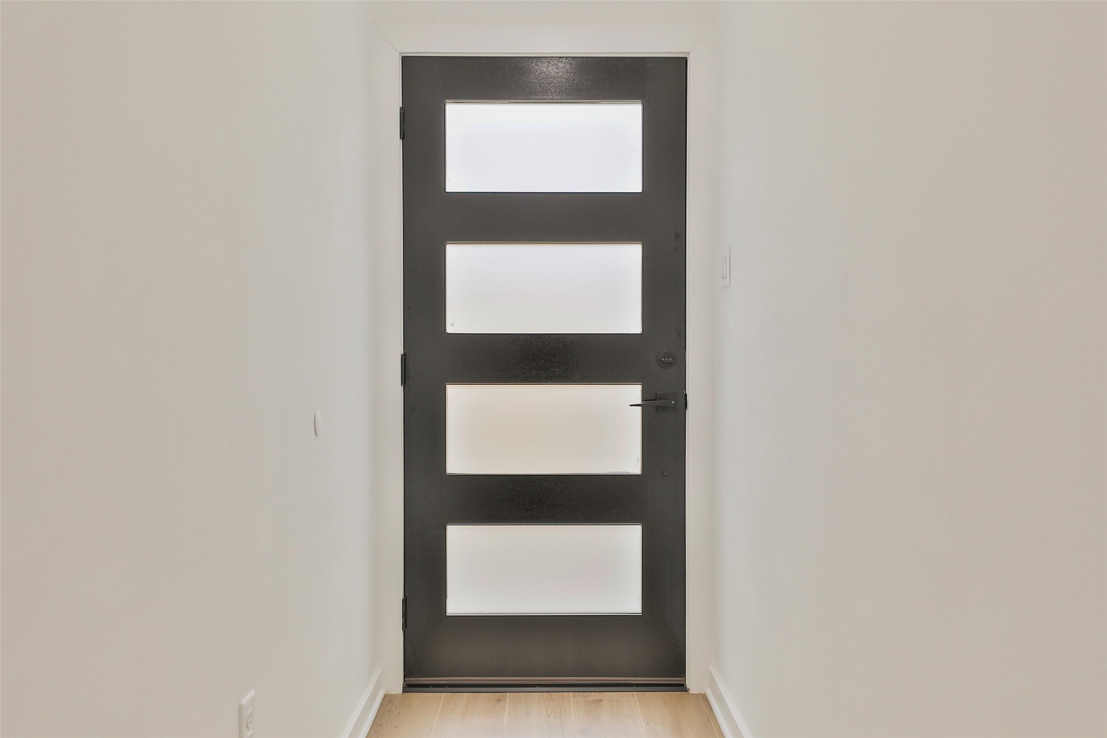 9349 Lavender Street Houston, TX 77016 - Photo 4 of 29 a view of an entryway