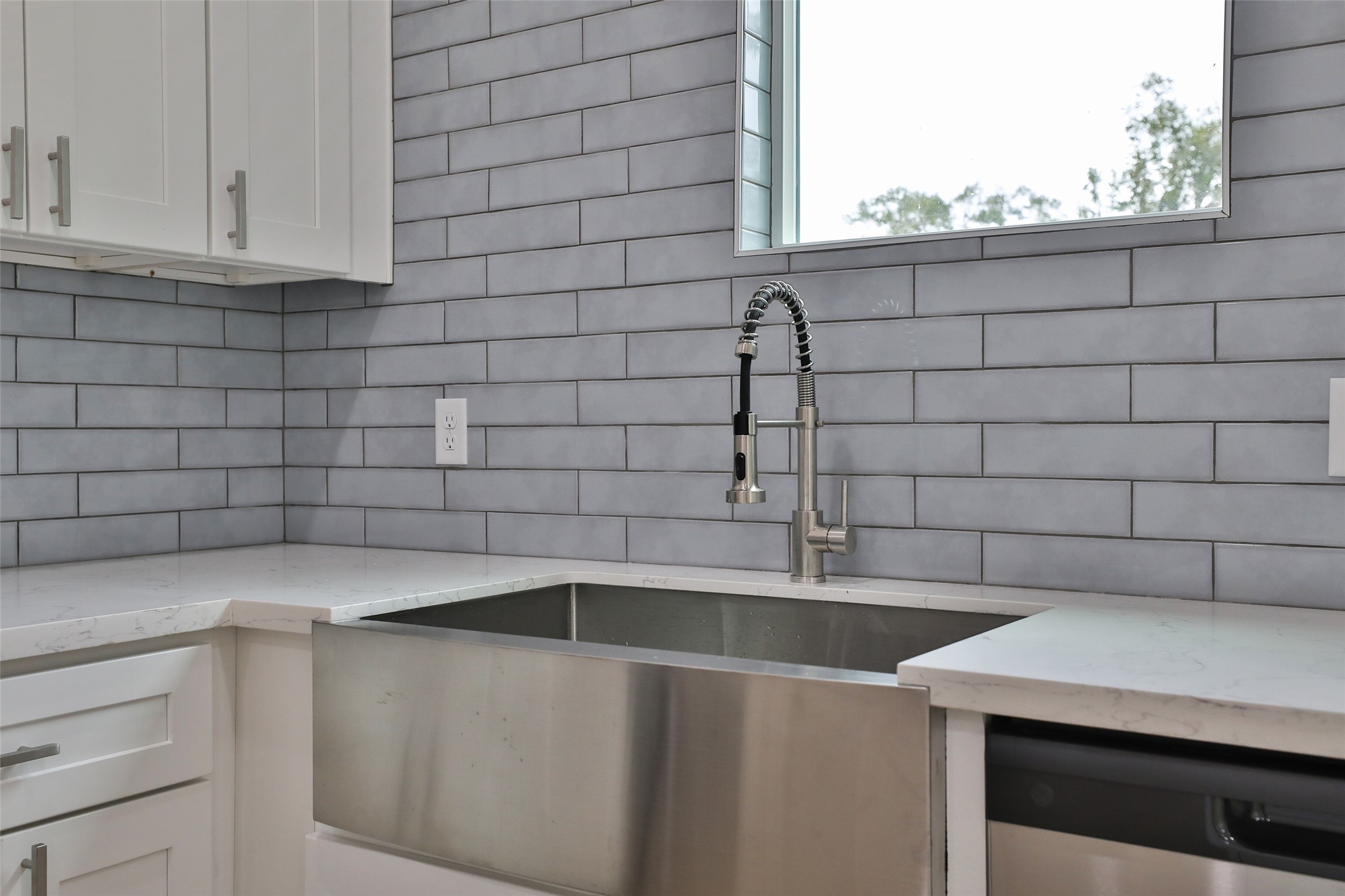 9349 Lavender Street Houston, TX 77016 - Photo 9 of 29 a close view of sink and washing machine