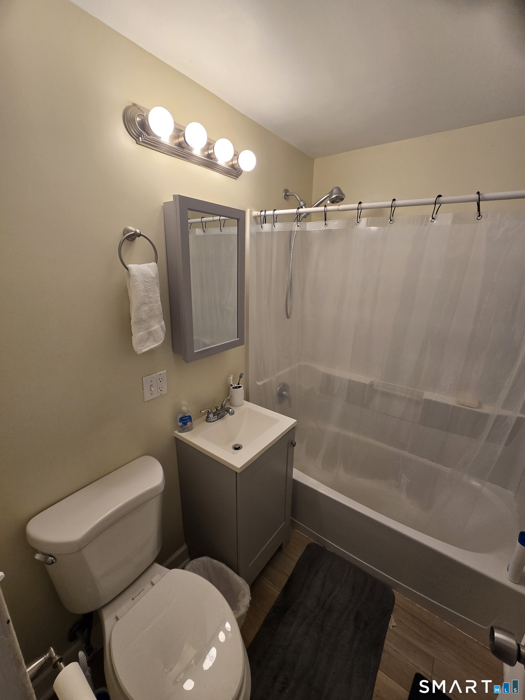 15 Broadvale Road Meriden, CT 06450 - Photo 21 of 25 Gallery Image 21