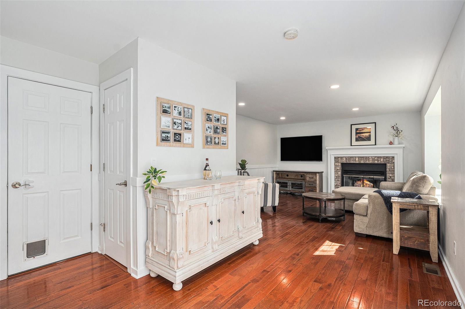 5821 South Quatar Circle Centennial, CO 80015 - Photo 11 of 34