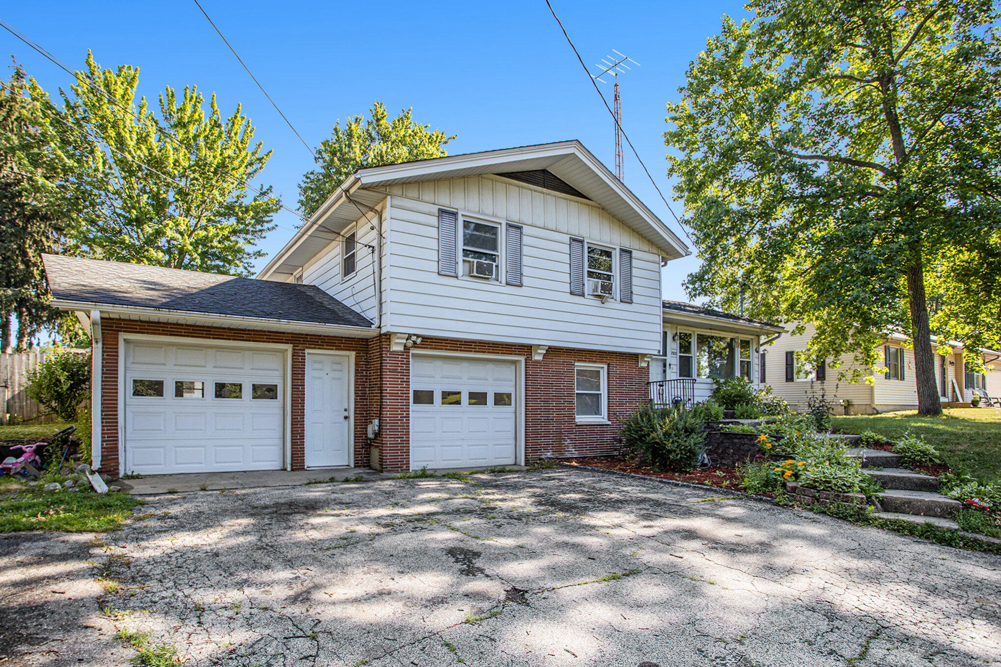 2928 Romence Road Portage, MI 49024 - Photo 3 of 26 003_90a5280