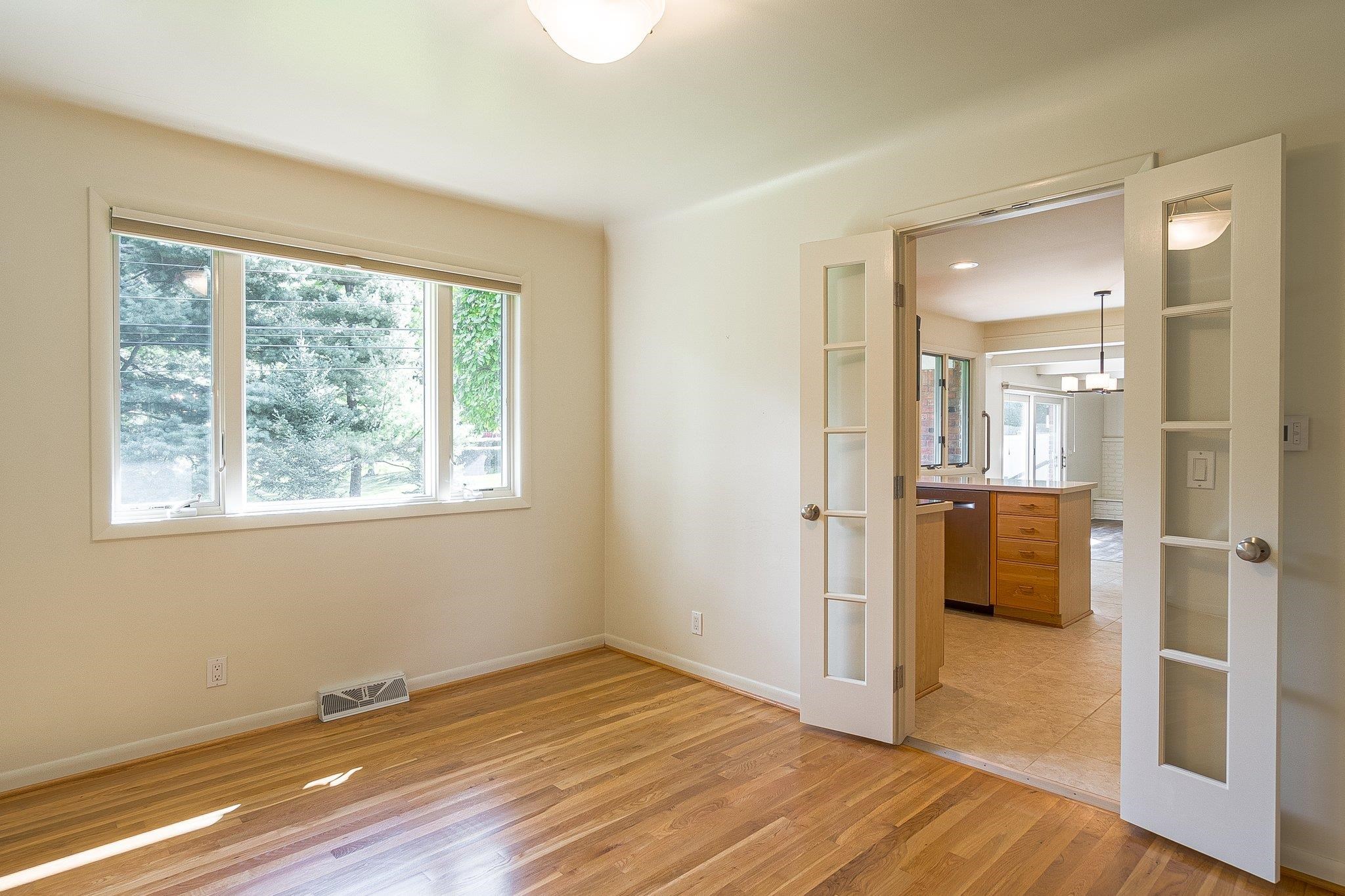 1136 Brewster Road Rochester Hills, MI 48306 - Photo 11 of 45