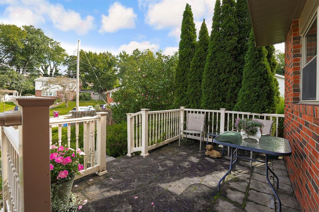 32 Carlsbad Road Pittsburgh, PA 15239 - Photo 3 of 23 Gallery Image 3