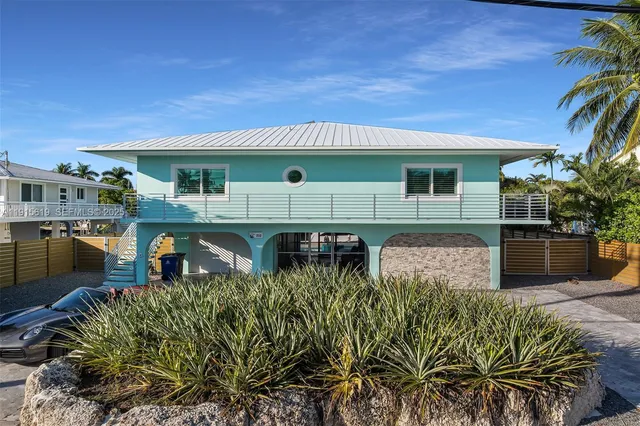$3,000,000 | 232 West Seaview Drive, Marathon, FL 33050