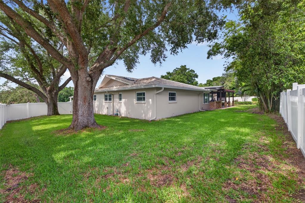 303 Roebling Road South Belleair, FL 33756 - Photo 26 of 33