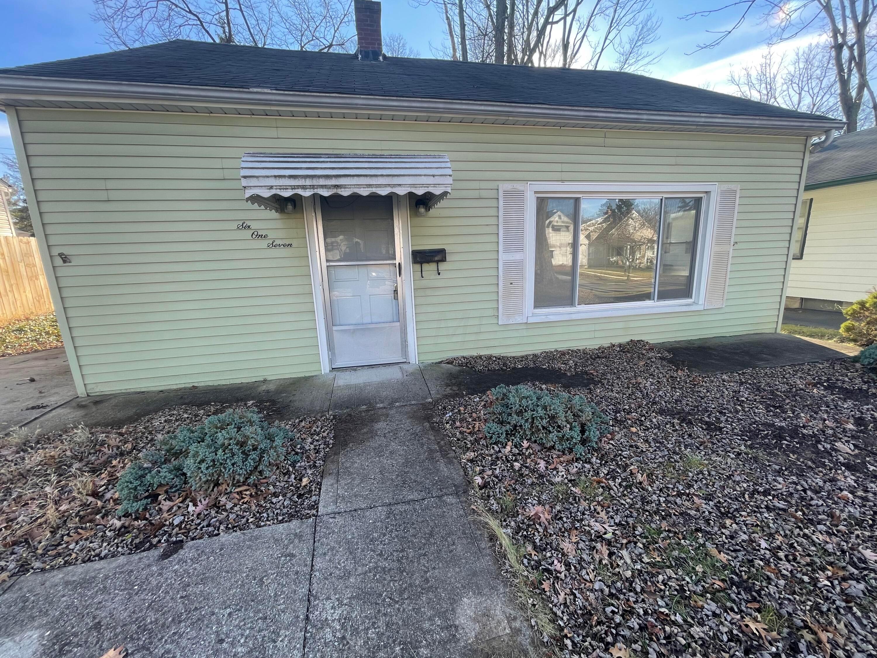 617 Chase Road Columbus, OH 43214 - Photo 2 of 12 BD6157D1-D3EB-4BE9-B310-C0F98AA2667D