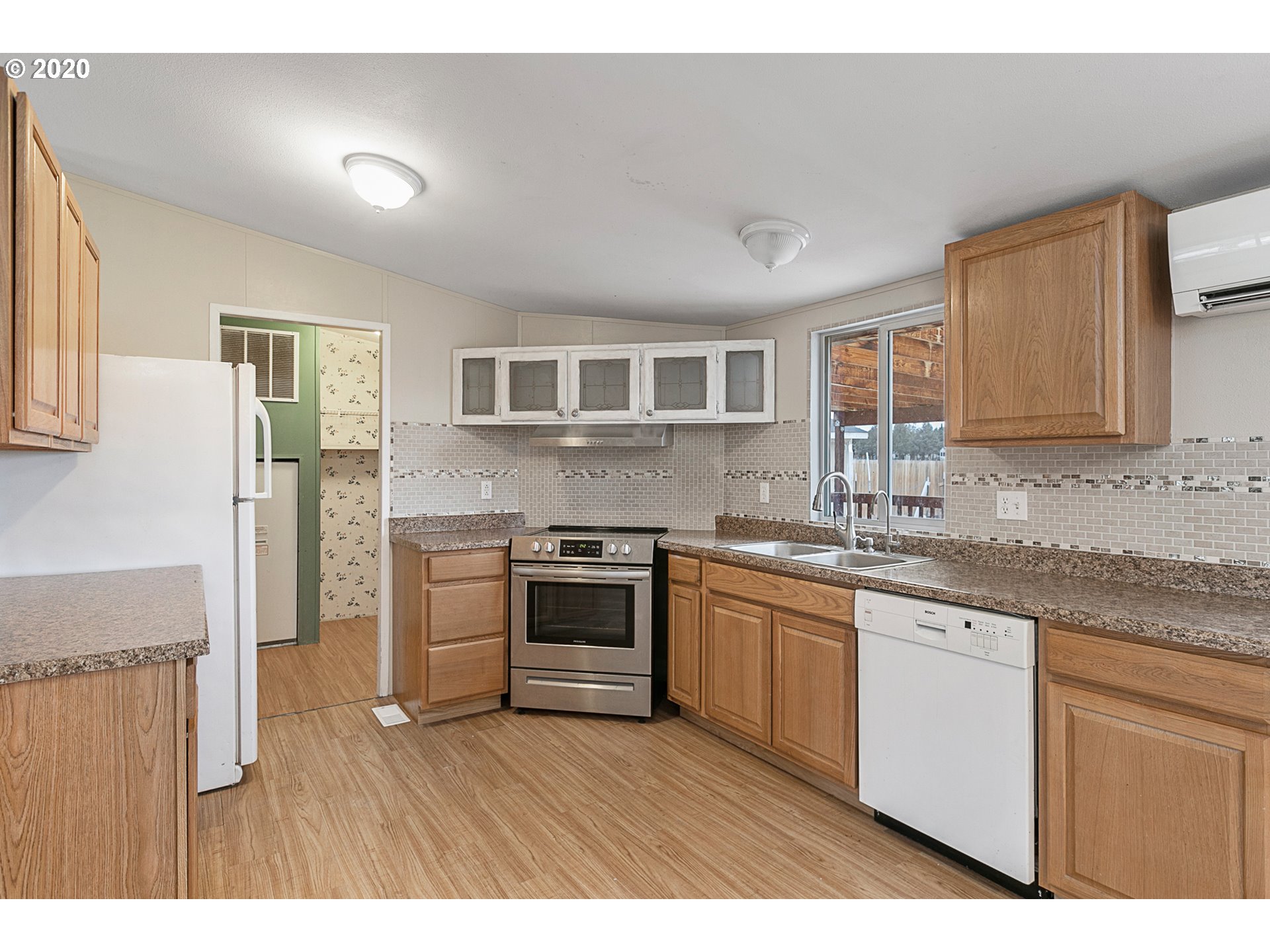 4240 Southeast Umatilla Loop Prineville, OR 97754 - Photo 5 of 24