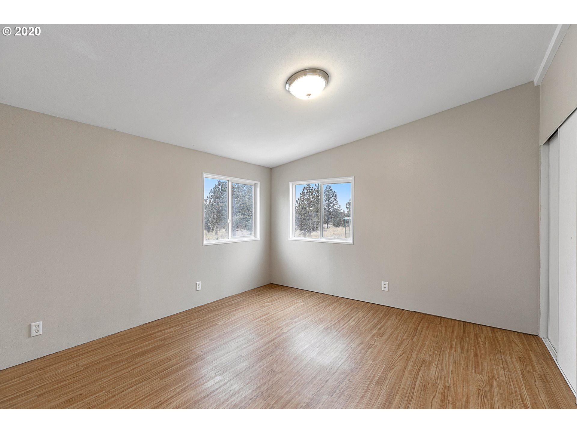 4240 Southeast Umatilla Loop Prineville, OR 97754 - Photo 7 of 24