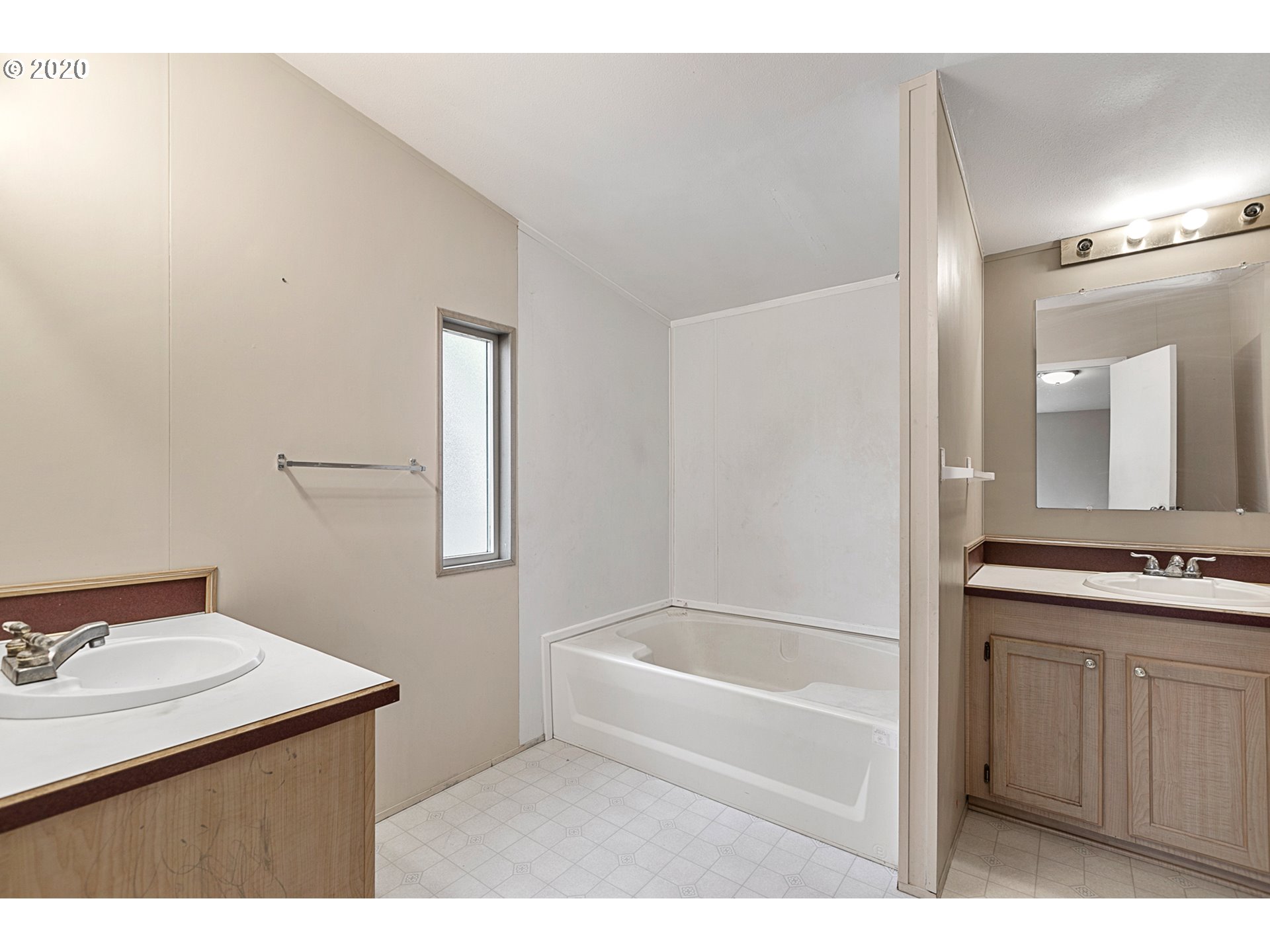 4240 Southeast Umatilla Loop Prineville, OR 97754 - Photo 9 of 24