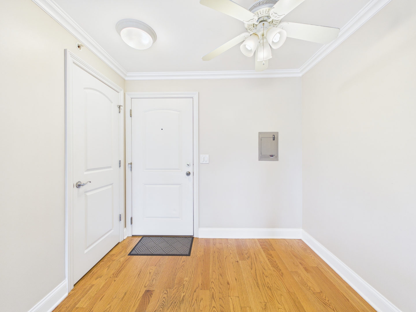 2210 South Goebbert Road, Unit 226 Arlington Heights, IL 60005 - Photo 2 of 47 Gallery Image 2
