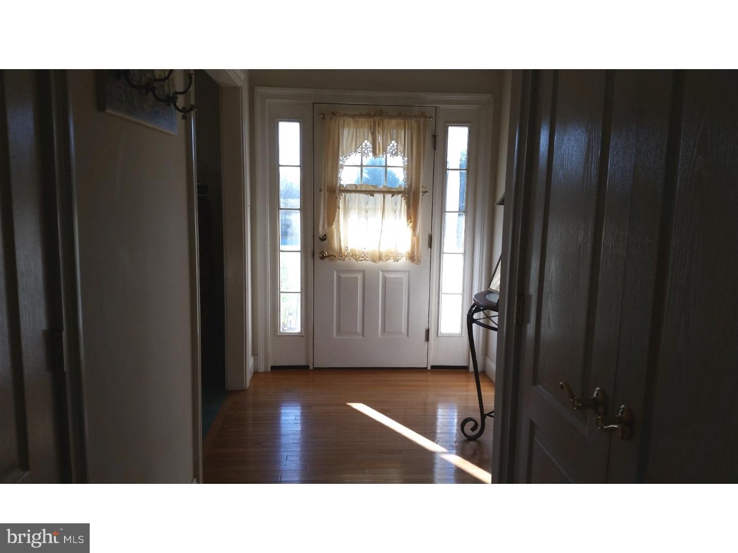 98 New Freedom Road Monroeville, NJ 08343 - Photo 14 of 17 Foyer