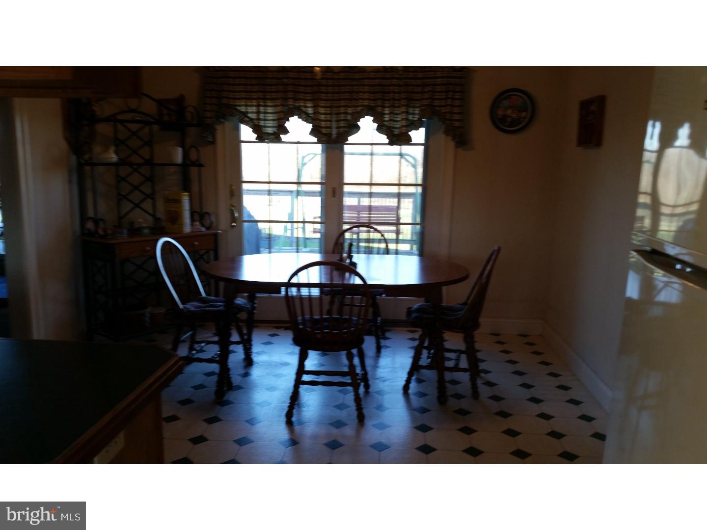 98 New Freedom Road Monroeville, NJ 08343 - Photo 6 of 17 Breakfast Room