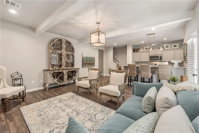 $409,900 | 547 Hayes Lane, College Station, TX 77845