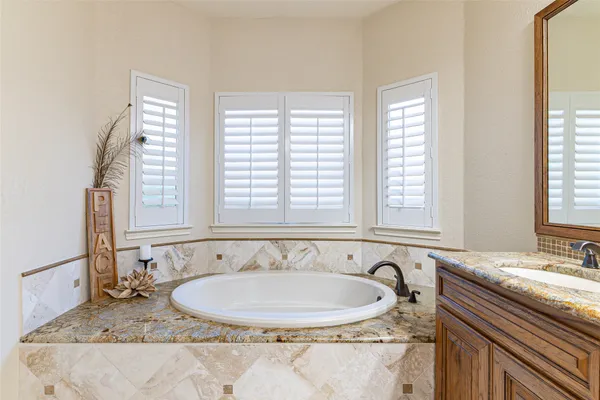 $1,099,900 | 3309 Brasada Lane, Marble Falls, TX 78654