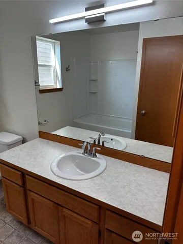 $3,300 | 19352 114th Place Southeast, Kent, WA 98031