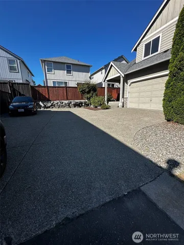 $3,300 | 19352 114th Place Southeast, Kent, WA 98031