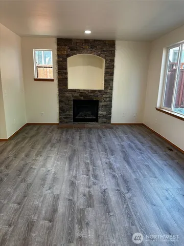 $3,300 | 19352 114th Place Southeast, Kent, WA 98031