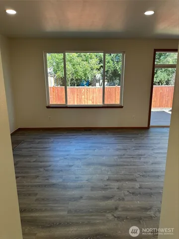 $3,300 | 19352 114th Place Southeast, Kent, WA 98031