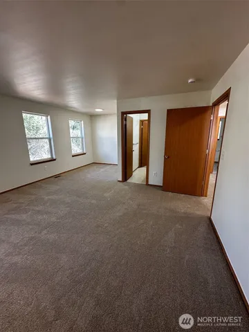 $3,300 | 19352 114th Place Southeast, Kent, WA 98031