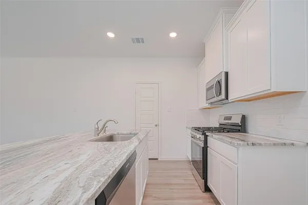 $2,100 | 17722 Pamukkale Place, Tomball, TX 77377