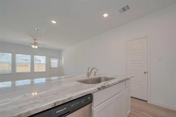 $2,100 | 17722 Pamukkale Place, Tomball, TX 77377