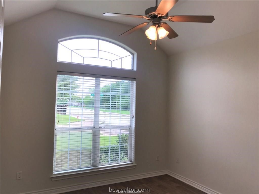 3754 Essen Loop College Station, TX 77845 - Photo 9 of 25 an empty room that has a window