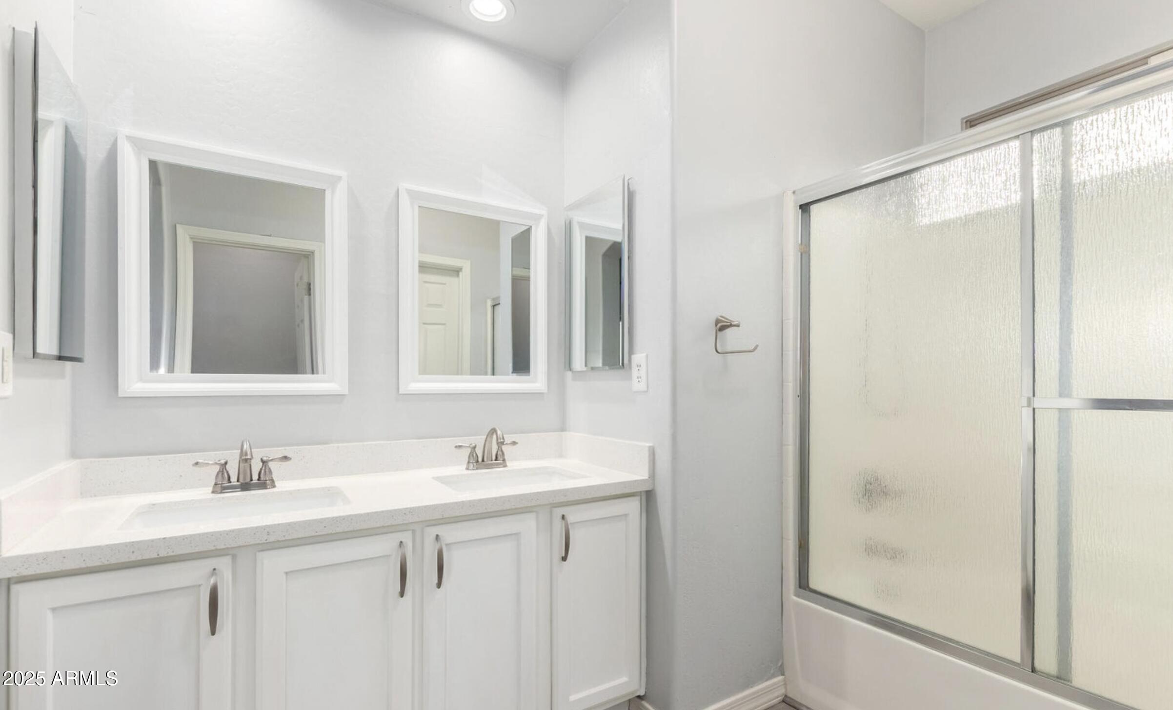 4934 West Apollo Road Laveen, AZ 85339 - Photo 13 of 16 ApolloPrimaryBath
