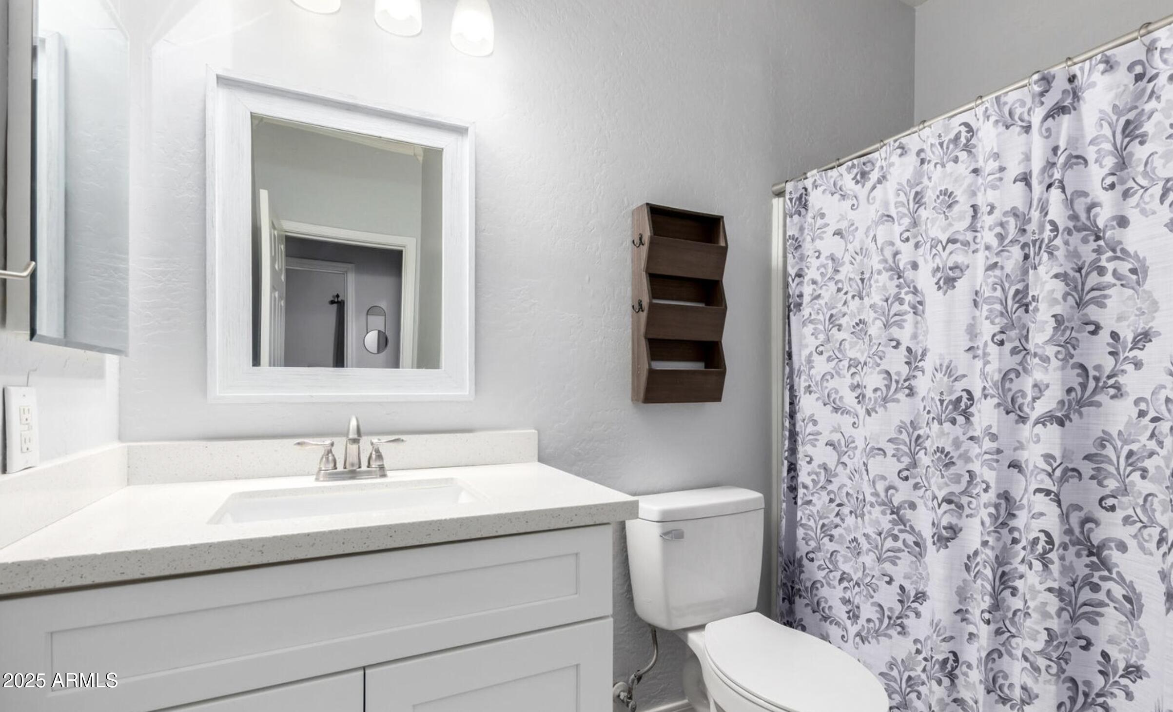 4934 West Apollo Road Laveen, AZ 85339 - Photo 9 of 16 ApolloGuestBath