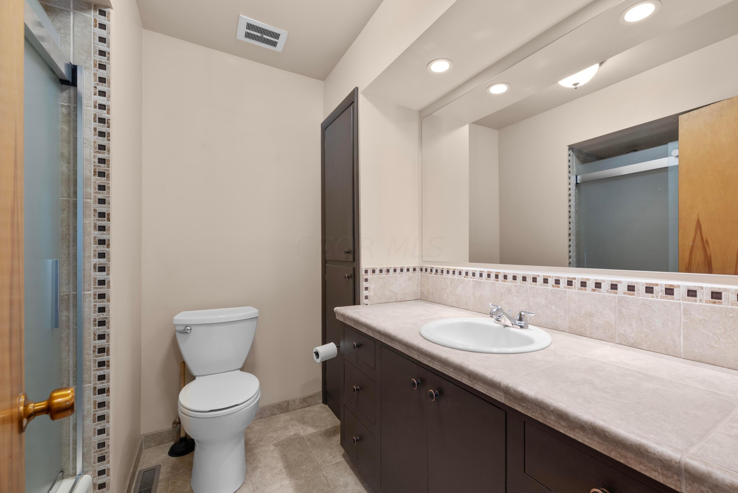 5309 Stock Road Columbus, OH 43229 - Photo 15 of 40 MAR_3079