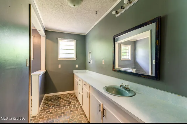 $225,000 | 522 Southgate Road, Hattiesburg, MS 39401