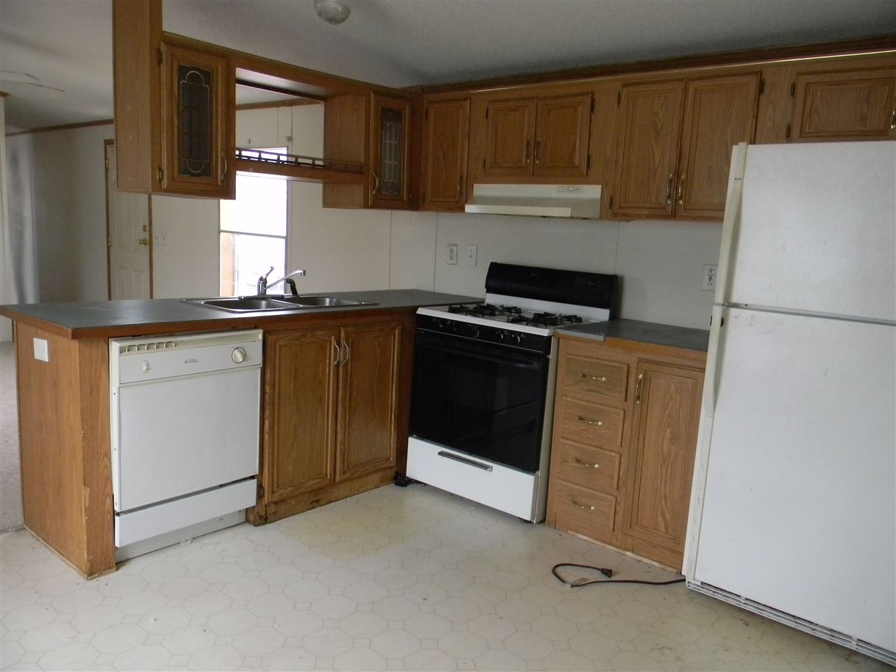 30 Kendall Pond Road, Unit 35 Derry, NH 03038 - Photo 2 of 6 Gallery Image 2