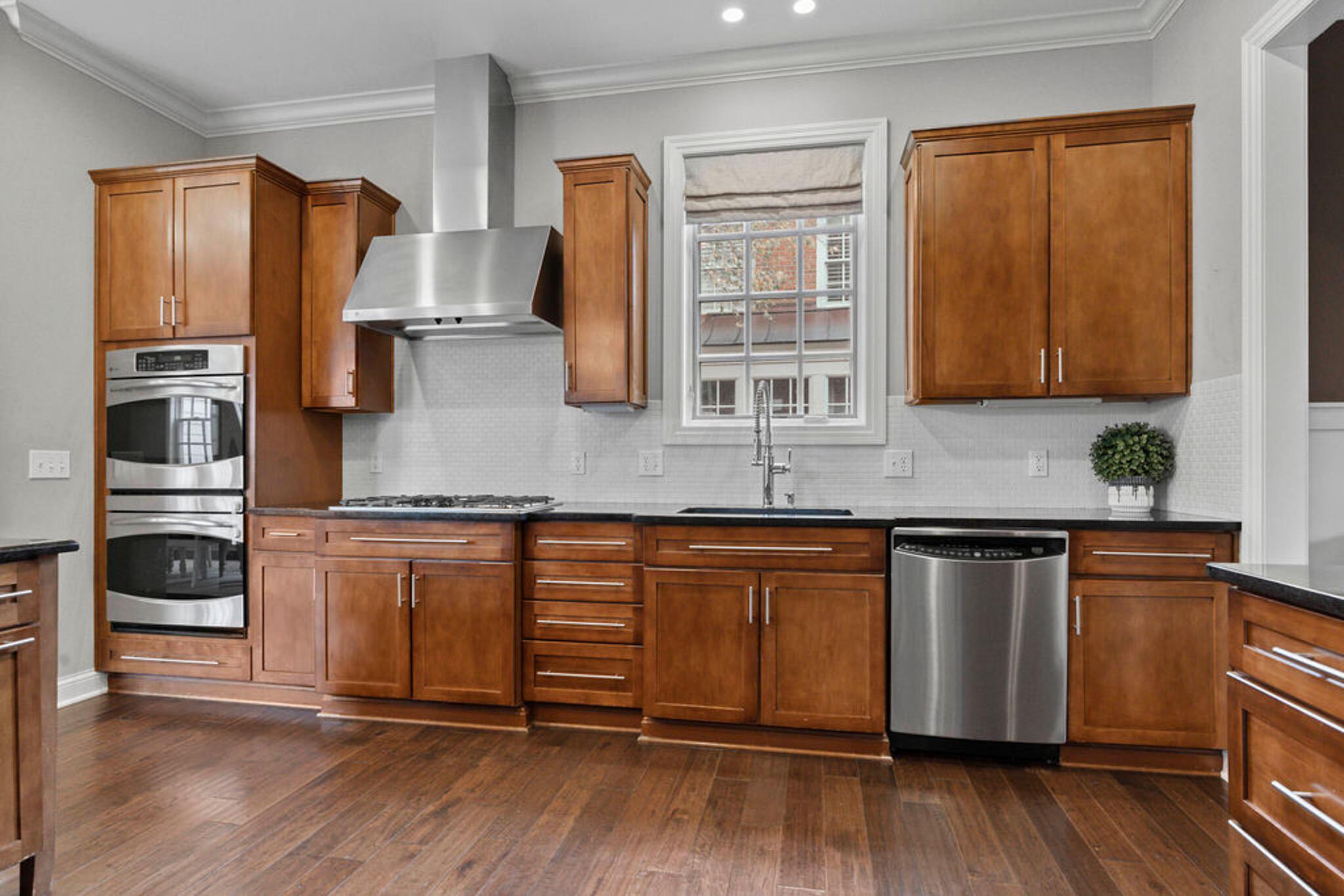 7255 Southfield Road New Albany, OH 43054 - Photo 6 of 44 Kitchen