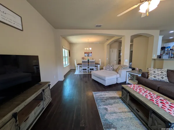 $1,800 | 10515 Royal Estate, San Antonio, TX 78245