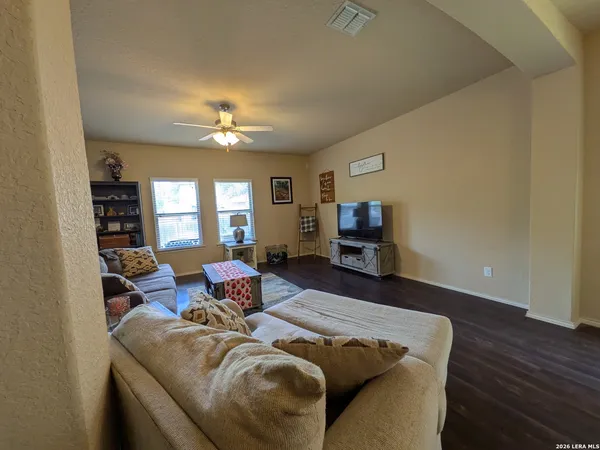 $1,800 | 10515 Royal Estate, San Antonio, TX 78245