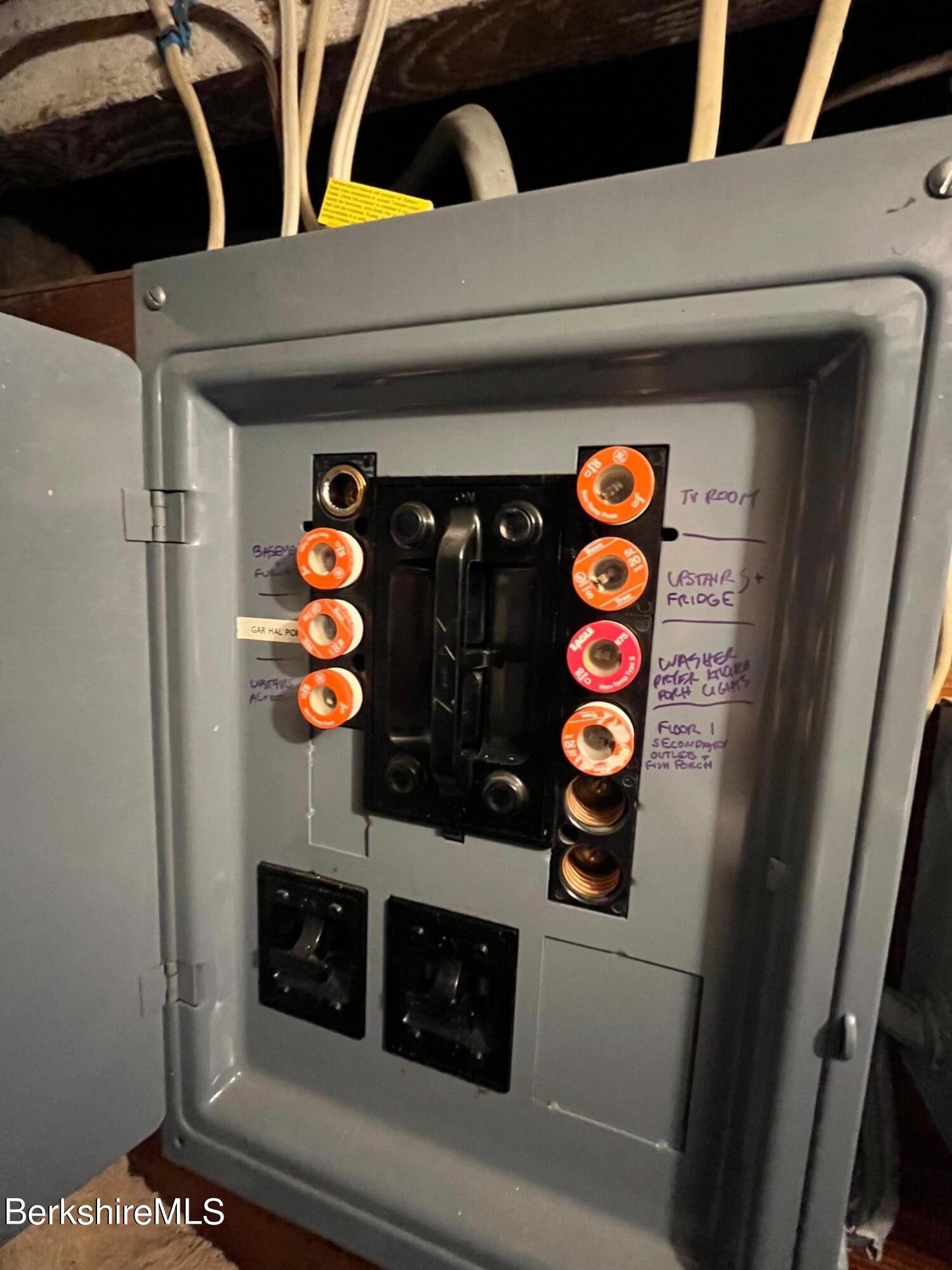 252 R Walnut Street North Adams, MA 01247 - Photo 43 of 43 200amp-fuse