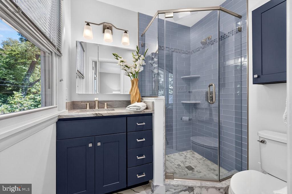 840 Pembroke Road Rydal, PA 19046 - Photo 18 of 32 Primary bathroom