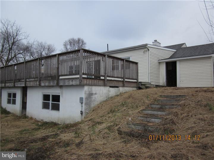 236 Devon Road Fairless Hills, PA 19030 - Photo 9 of 9 Exterior Back