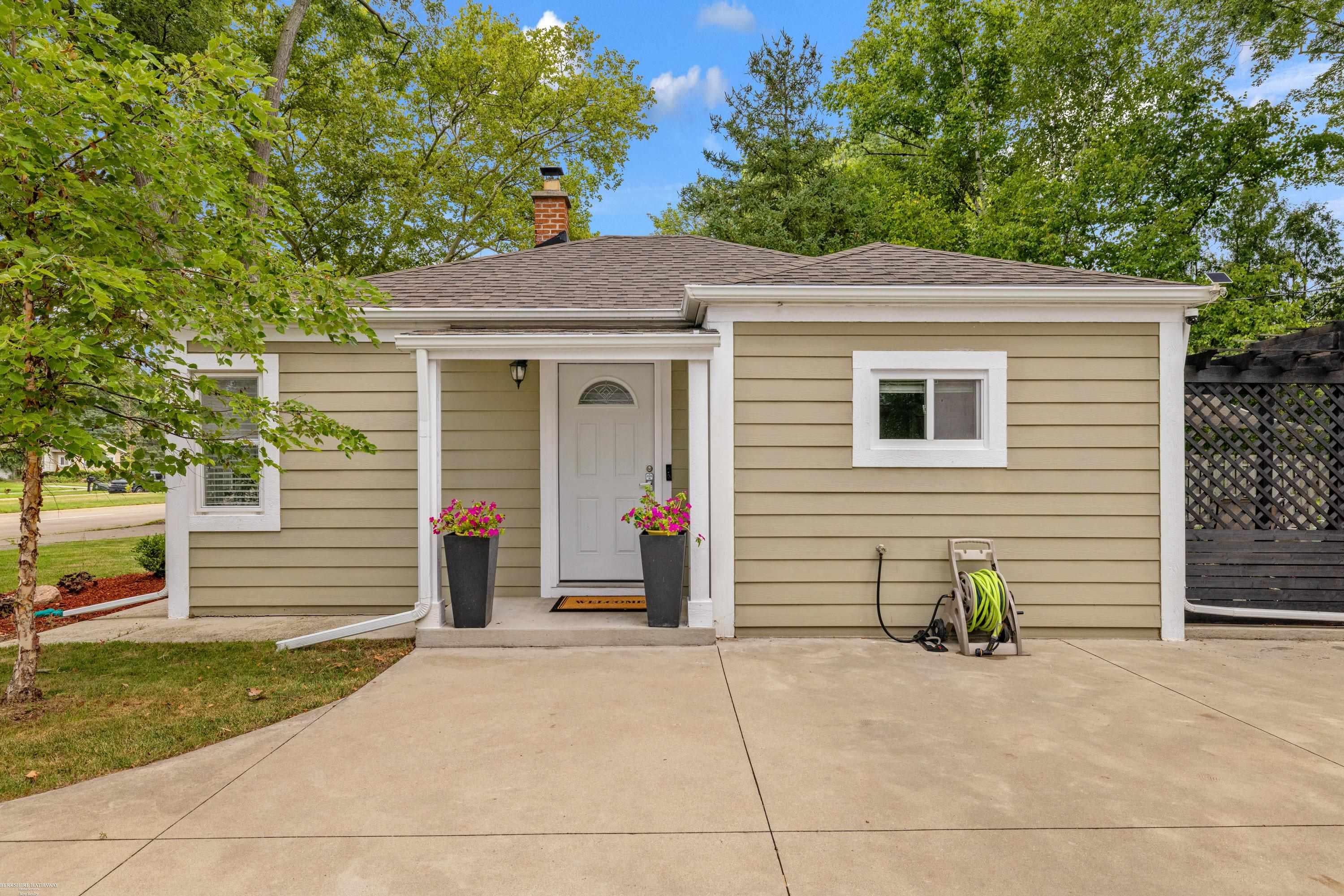 3239 Crooks Road Rochester Hills, MI 48309 - Photo 3 of 41 Gallery Image 3