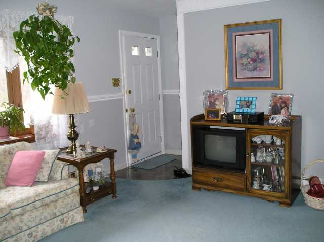 8 Paul Road Schodack, NY 12033 - Photo 3 of 12 Photo 3