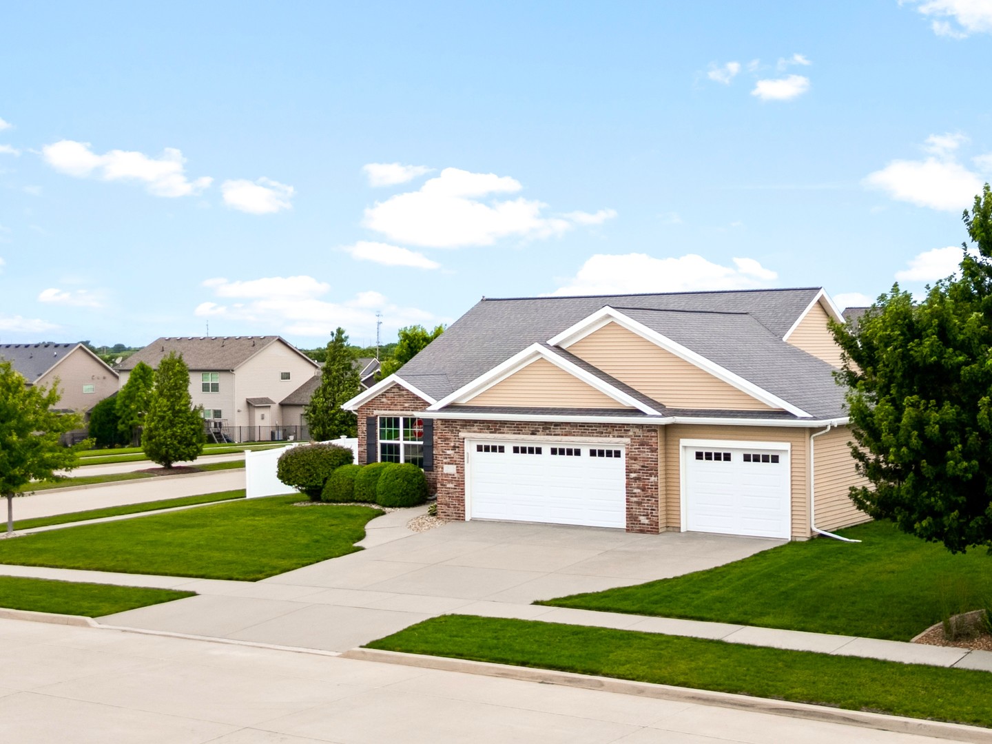 2600 Fieldstone Court Normal, IL 61761 - Photo 5 of 57