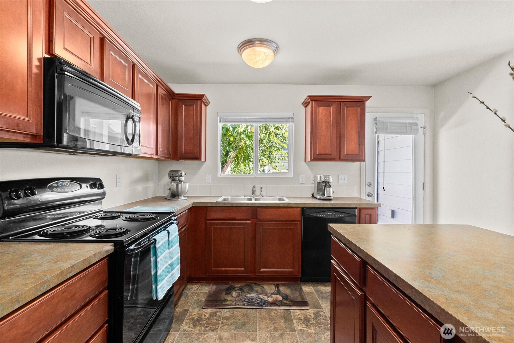 6620 Ruddell Road Southeast Lacey, WA 98513 - Photo 12 of 33 Gallery Image 12
